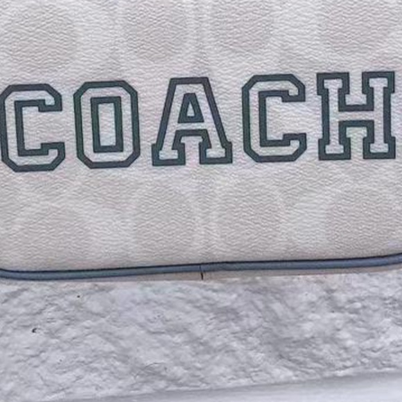 NEW Coach Jamie Wristlet In Signature Canvas With Varsity Motif - Picture 8 of 14
